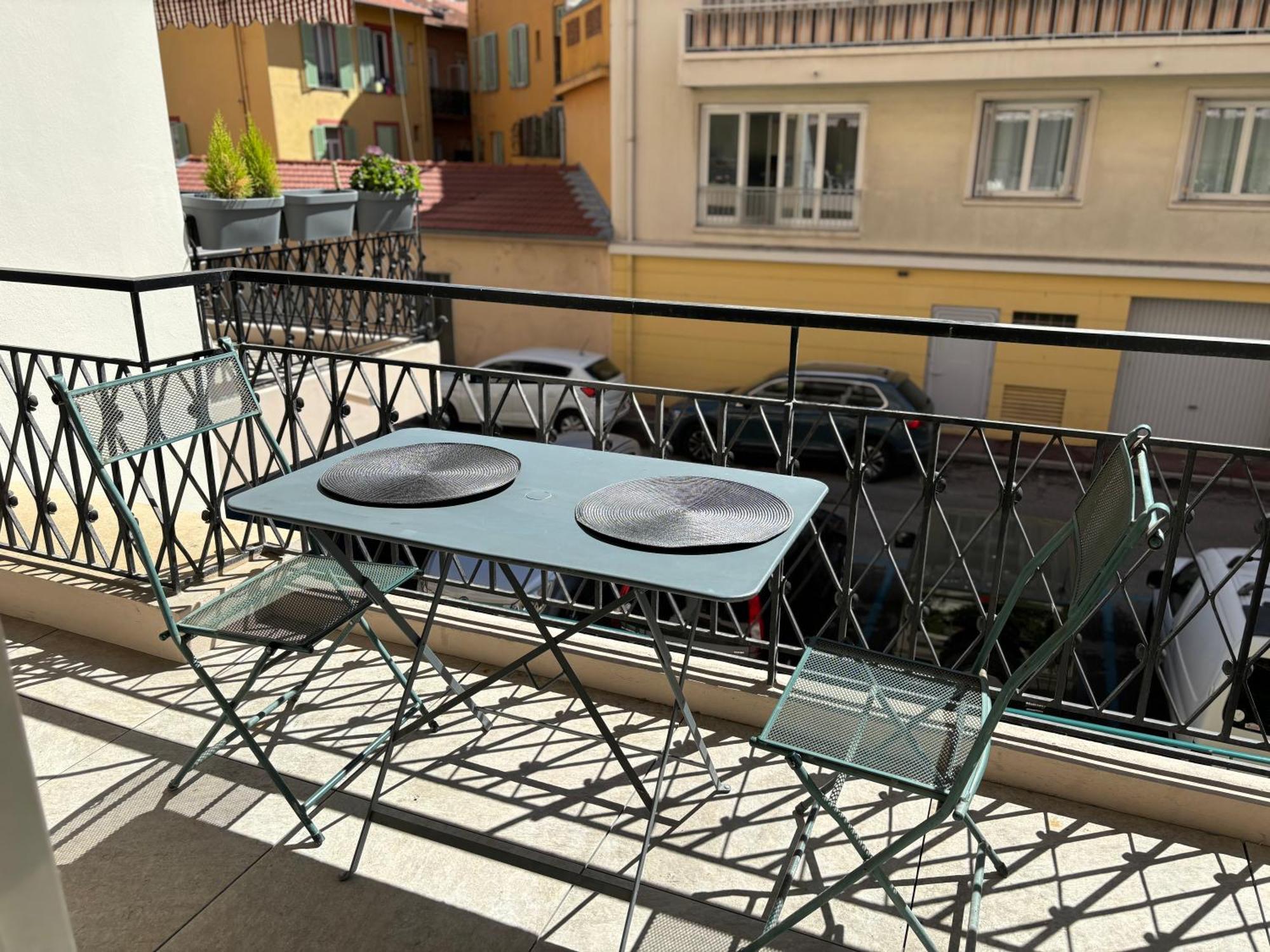 Studio 2 Etoiles A Menton Pour 4 Personnes Eksteriør bilde